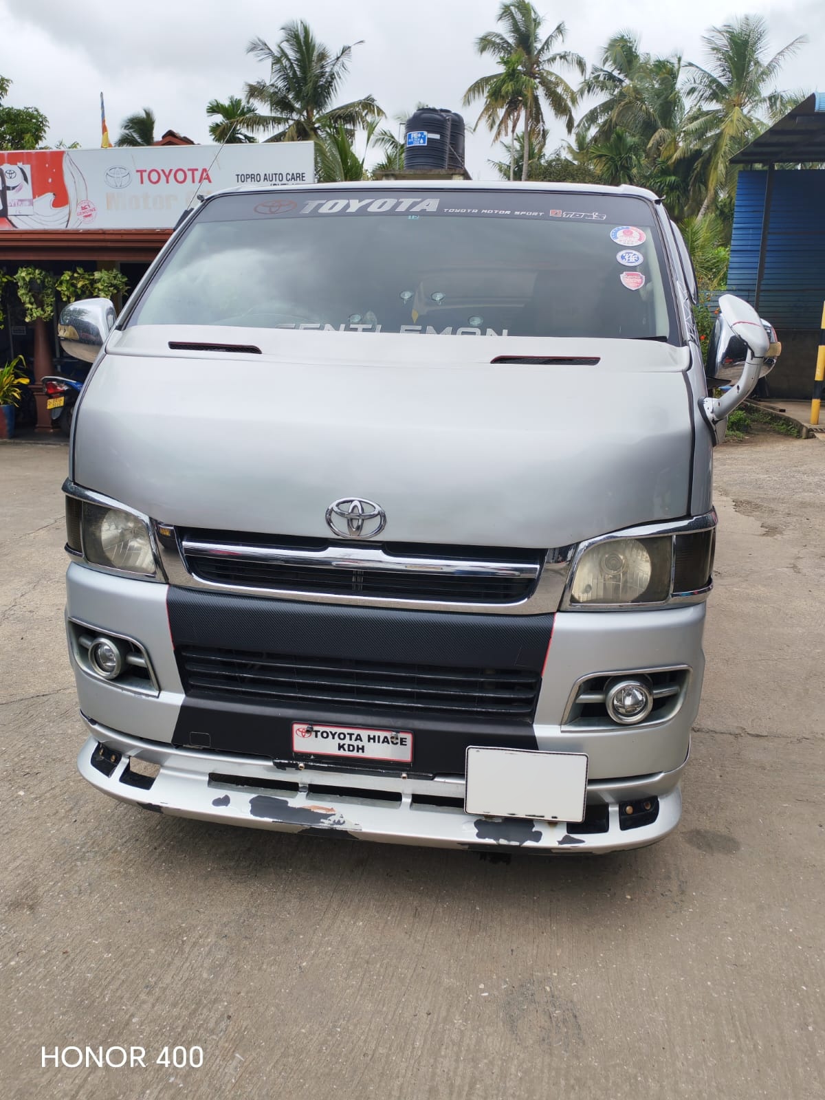 Toyota HiAce Super GL (Silver)
